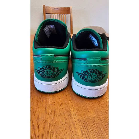 Men Size 10 - Nike Air Jordan 1 Low Black Lucky Green - Picture 4 of 6